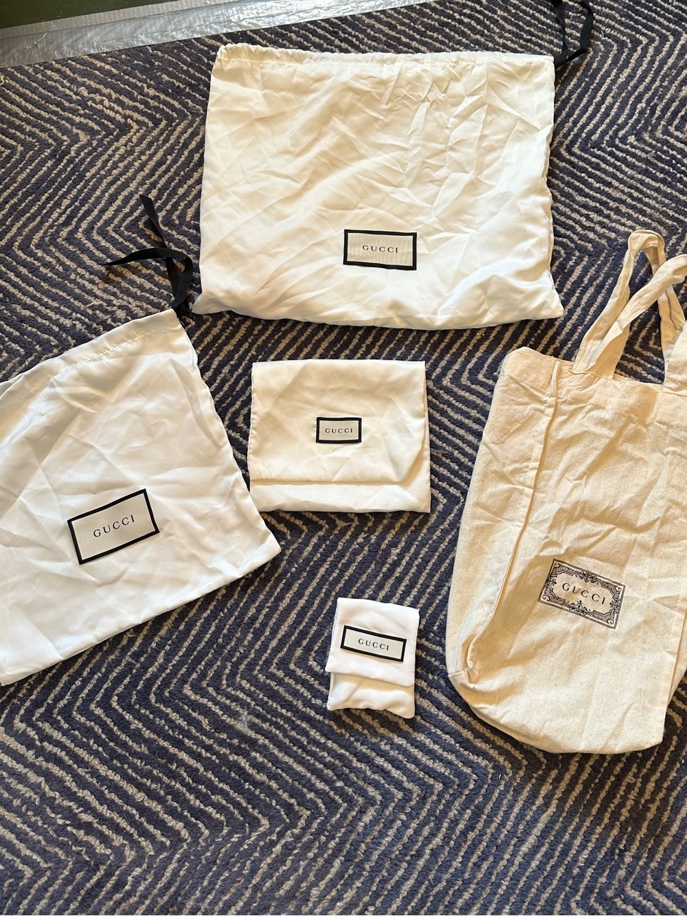 Gucci Neutral Canvas Tote and Dust Bag Collection - White/Cream